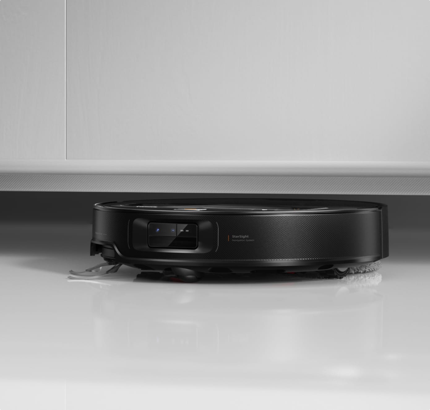 The Saros Z70 can slide under most furniture, but occasionally gets itself stuck