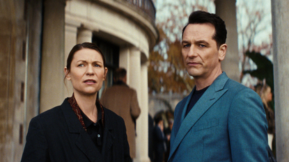 Clare Danes and Matthew Rhys in The Beast in Me