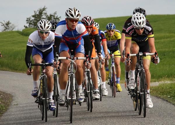 The break started out as quite a sizeable group.