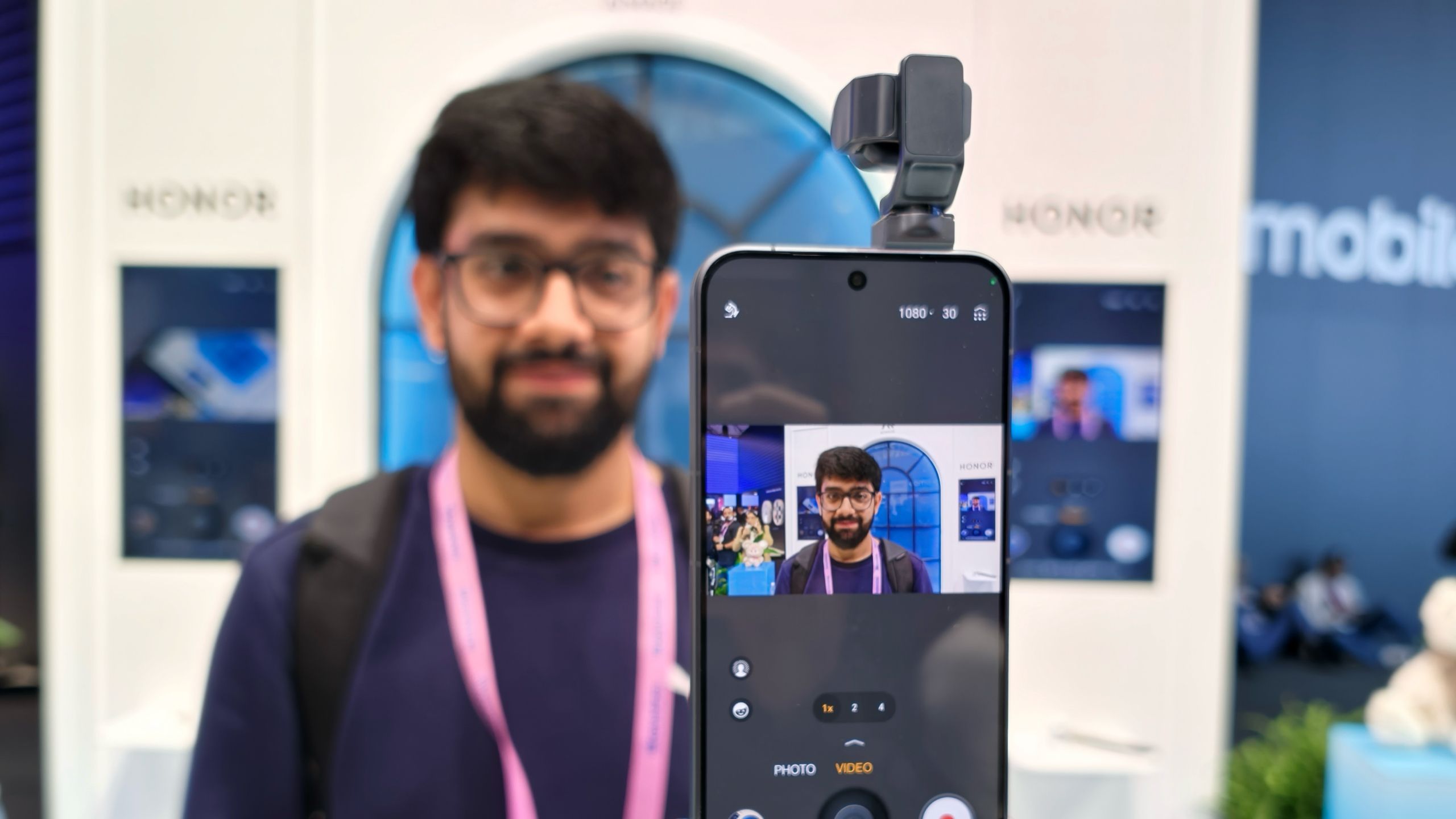 androidcentral.com - Sanuj Bhatia - Honor's Robot Phone is one of the strangest (and coolest) things I've seen at MWC 2026