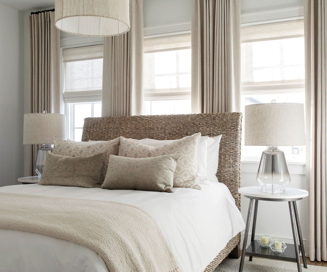 Where should a bed be placed in a room? 5 failsafe positions Homes