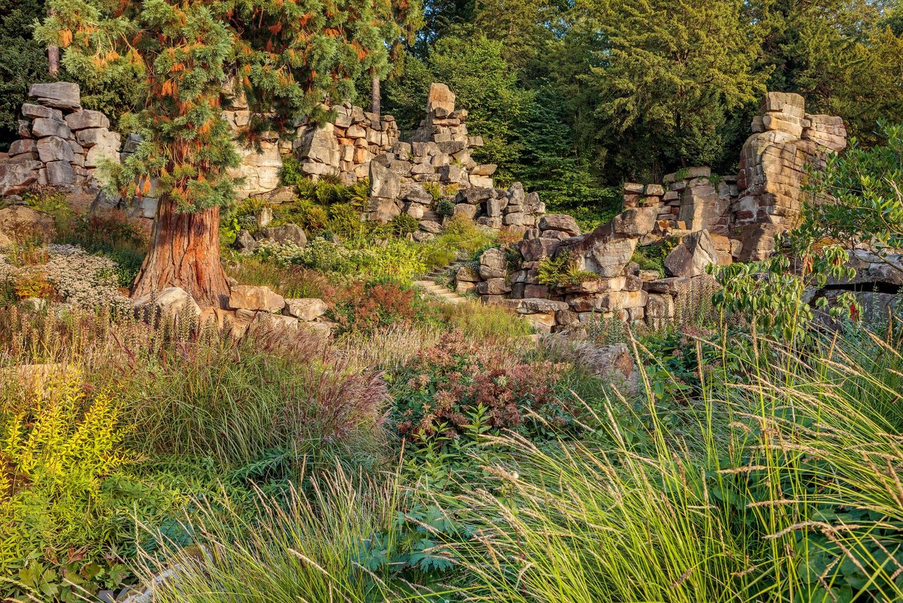 CHATSWORTH, DERBYSHIRE: DESIGN TOM STUART-SMITH: PAXTONS ROCK GARDEN, SEPTEMBER, GRASSES