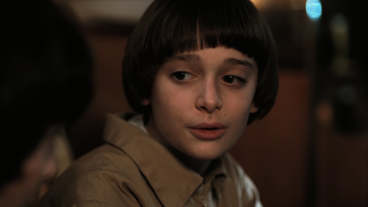 Noah Schnapp&#039;s Will Byers in his Halloween costume telling Mike about the Mind Flayer.