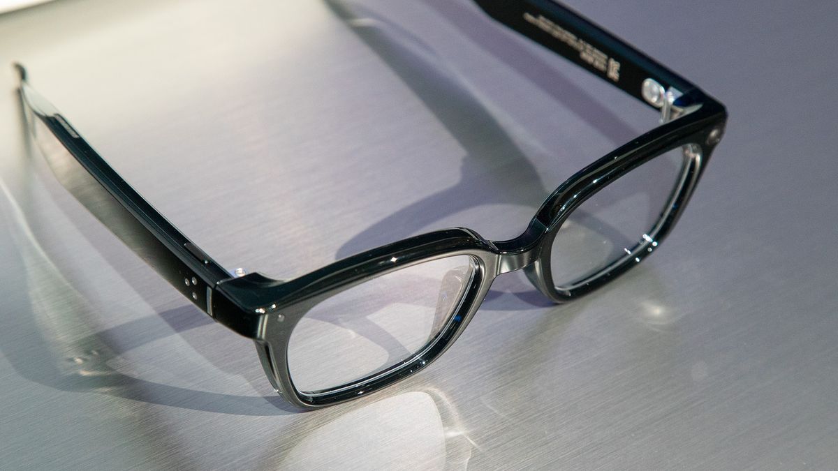 Hands-on with Samsung Glasses with Warby Parker and Gentle Monster styles