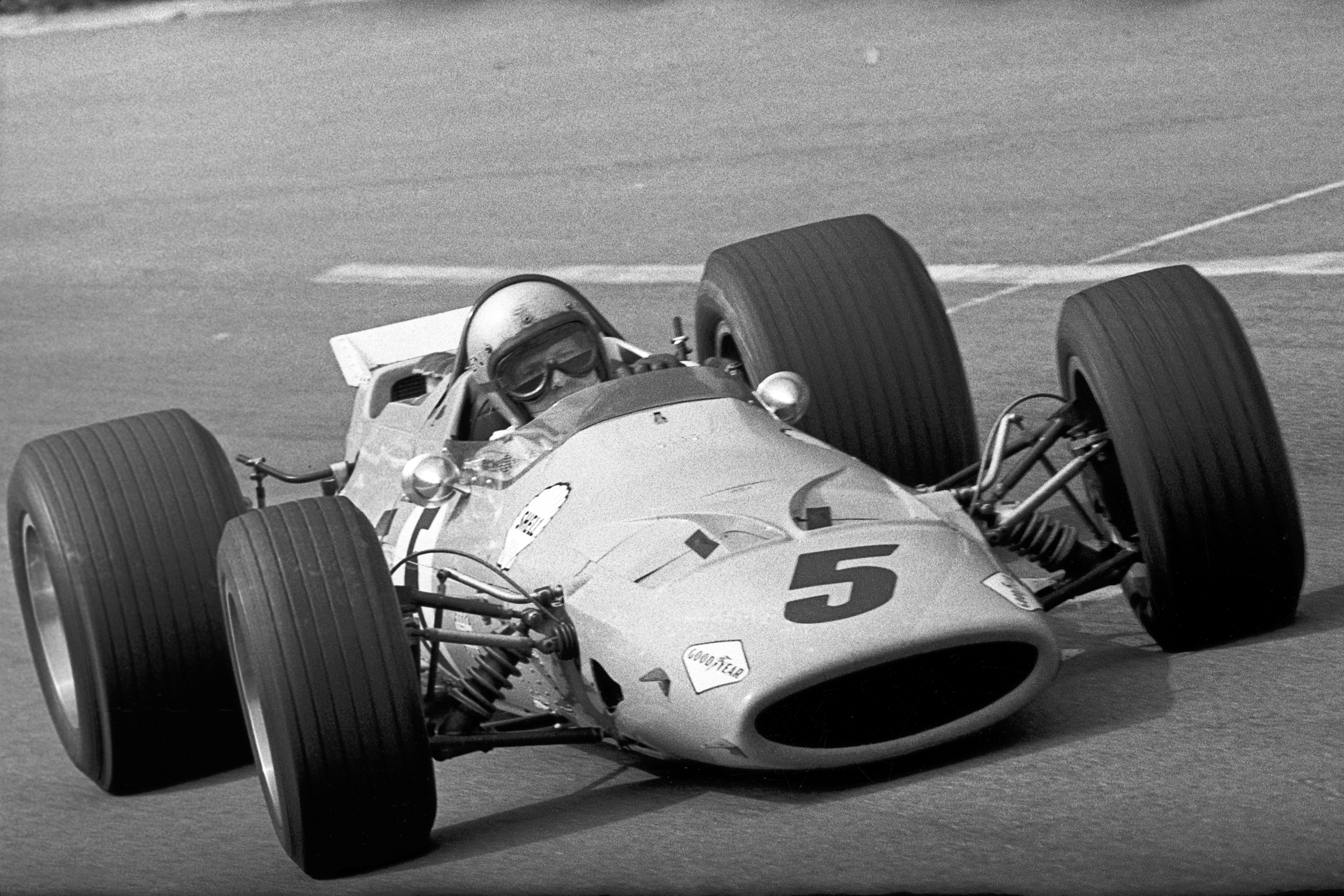 Bruce McLaren, McLaren-Ford M7A, Grand Prix of Belgium, Spa Francorchamps, 09 June 1968. (Photo by Bernard Cahier/Getty Images)