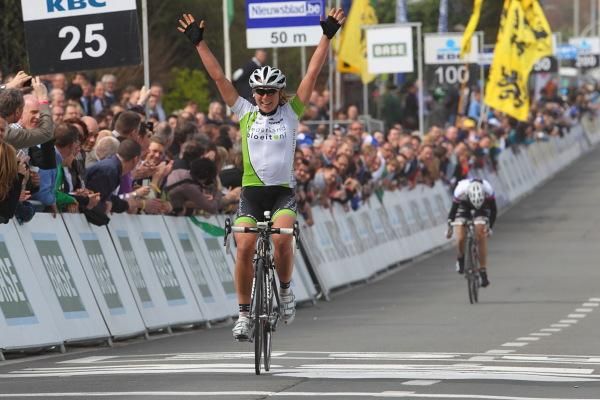 Annemiek Van Vleuten (Nederland Bloeit) celebrates her 2011 victory in the Ronde van Vlaanderen ahead of Tatiana Antoshina (Gauss Rdz Ormu)