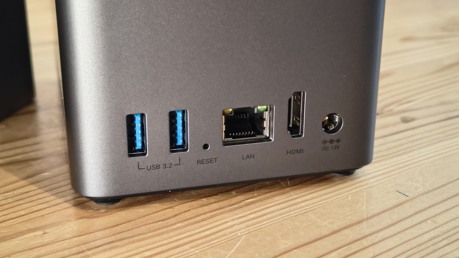 Ugreen NASync DH2300