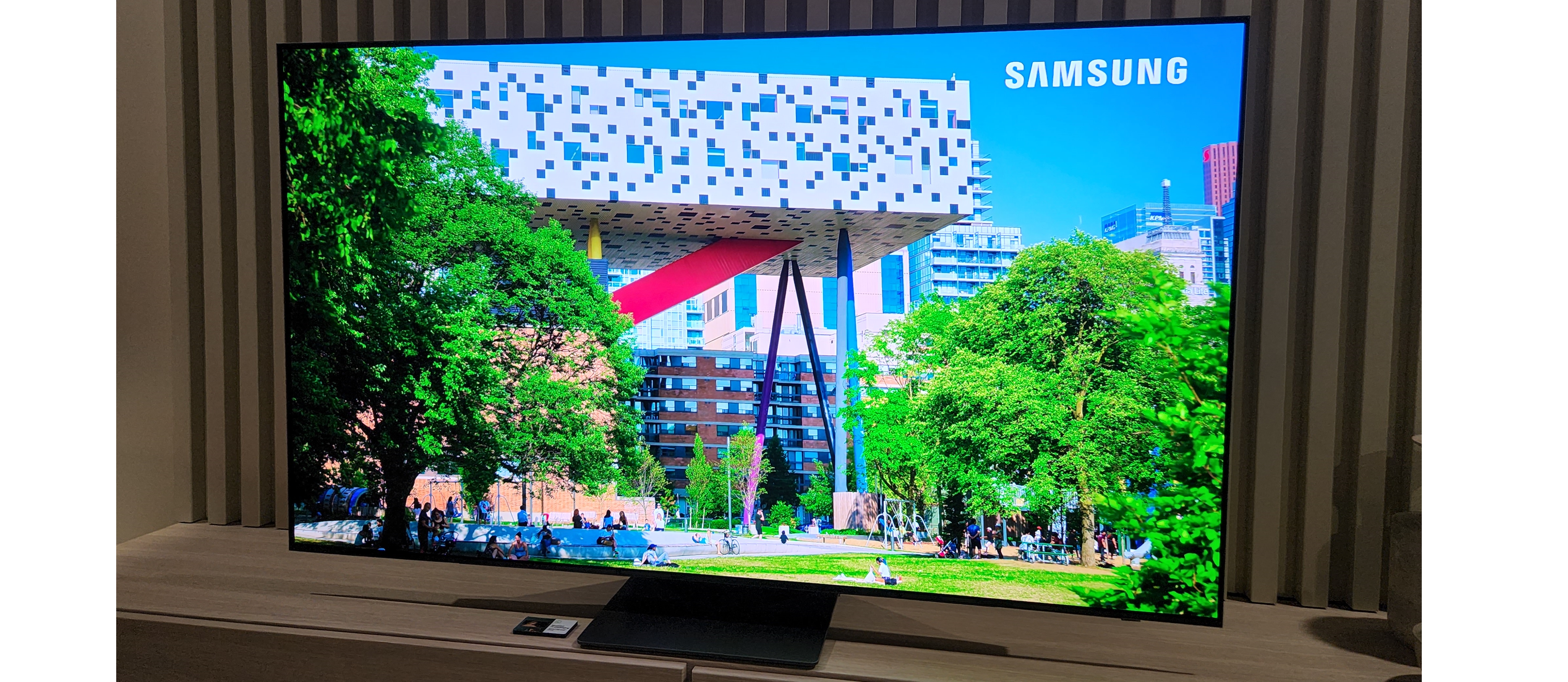 Televizorul Samsung S95B bazat pe QD-OLED