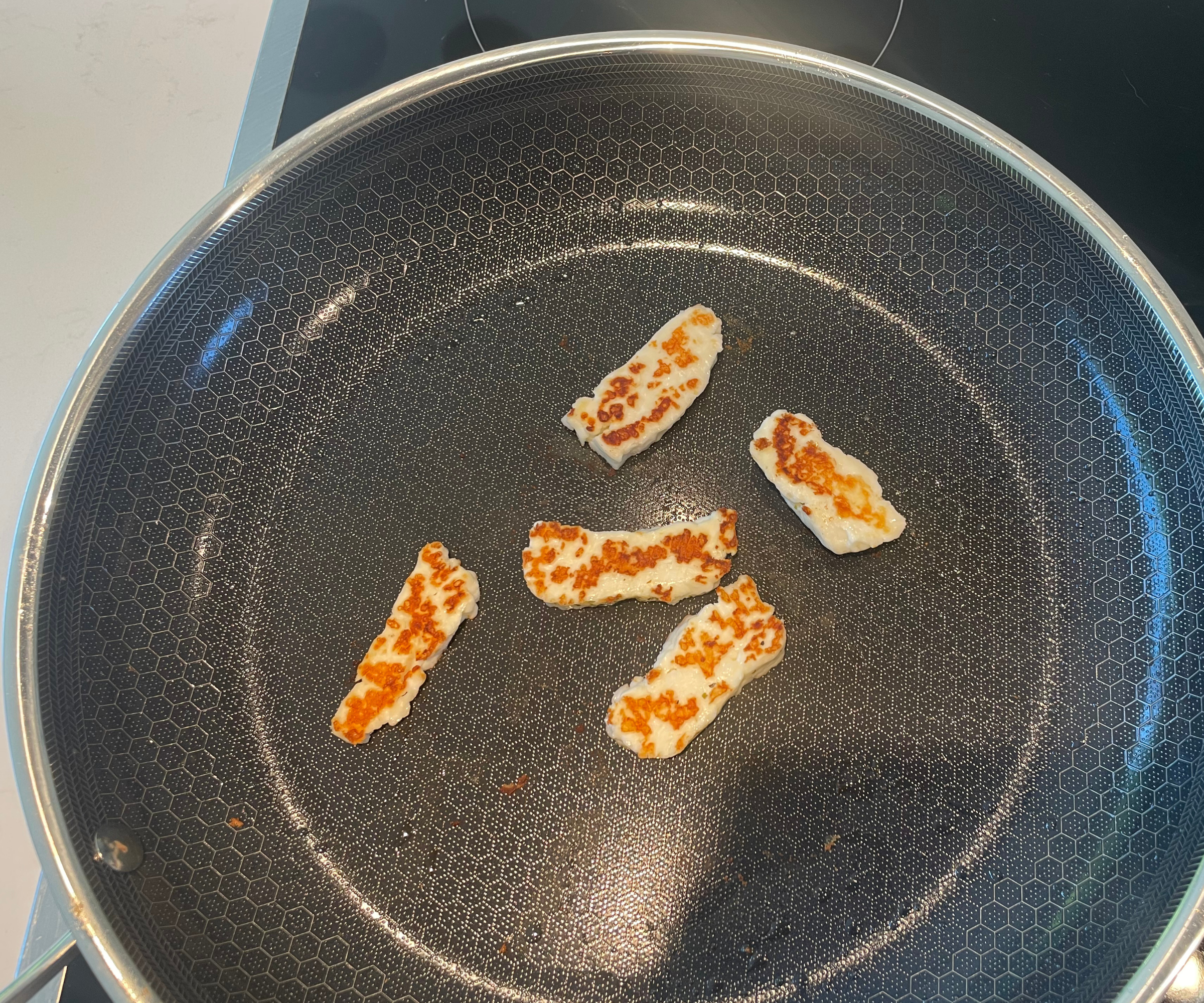 HexClad Hybrid Fry Pan in my test kitchen