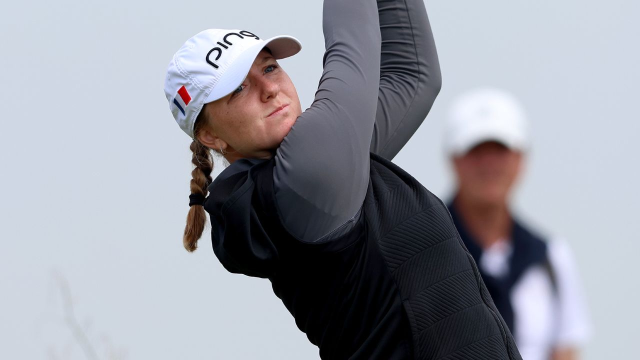 Adela Cernousek takes a shot at the Women&#039;s Amateur