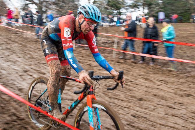 Jeremy Powers on his way to fifth place