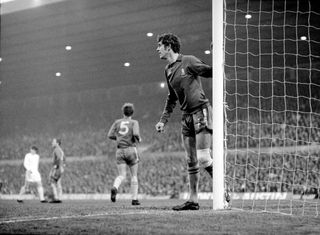 Peter Bonetti in action for Chelsea against Leeds United in the 1970 FA Cup final replay.