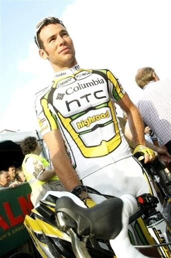 Mark Cavendish (Columbia-HTC) was the centre of attention in Aalst and went on to win the race.
