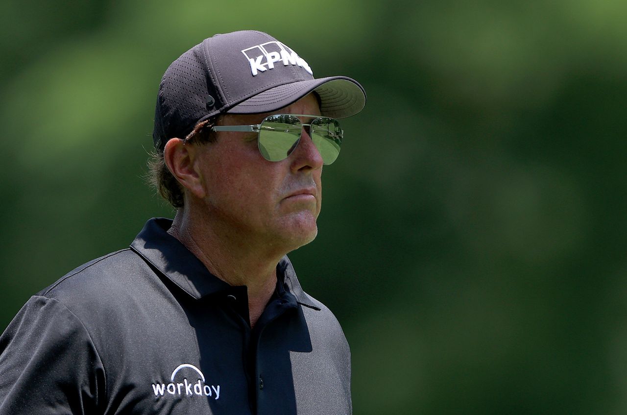 Mickelson stares