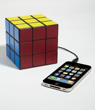 Rubik’s Cube Speaker