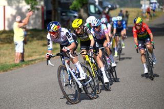 'We have to do a checkup this evening and see how it goes tomorrow' – Demi Vollering suffers early crash on challenging stage 3 of Tour de France Femmes