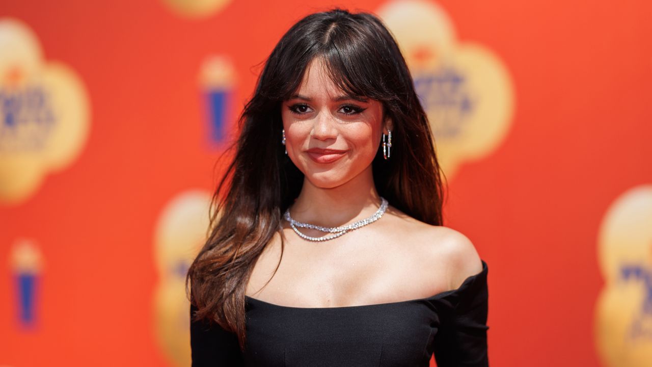 jenna ortega at the mtv movie and tv awards