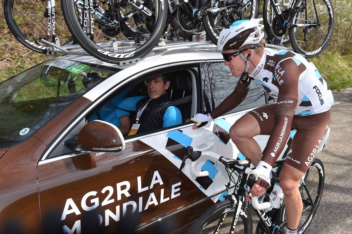 Jan Bakelants (Ag2r) drops back to the team car