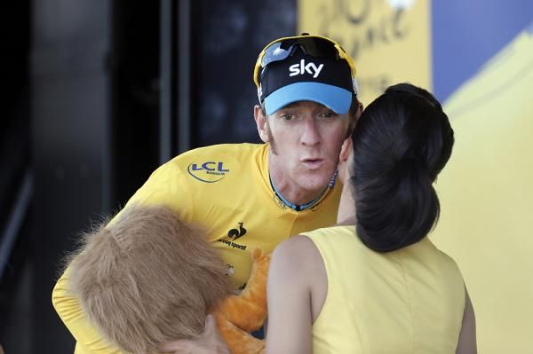 More kisses for Bradley Wiggins (Sky)