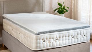 Soak&Sleep Cooling Memory Foam Topper