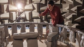 Acoustic engineer Trevor Cox and his colleagues built their scale model of Stonehenge inside a semi-anechoic chamber at the Acoustics Research Centre of the University of Salford in the United Kingdom.