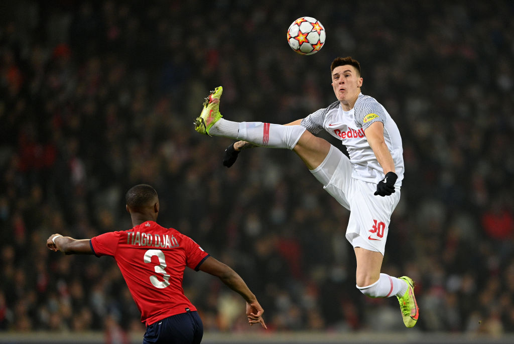 Benjamin Sesko leaps ridiculously high to control a ball