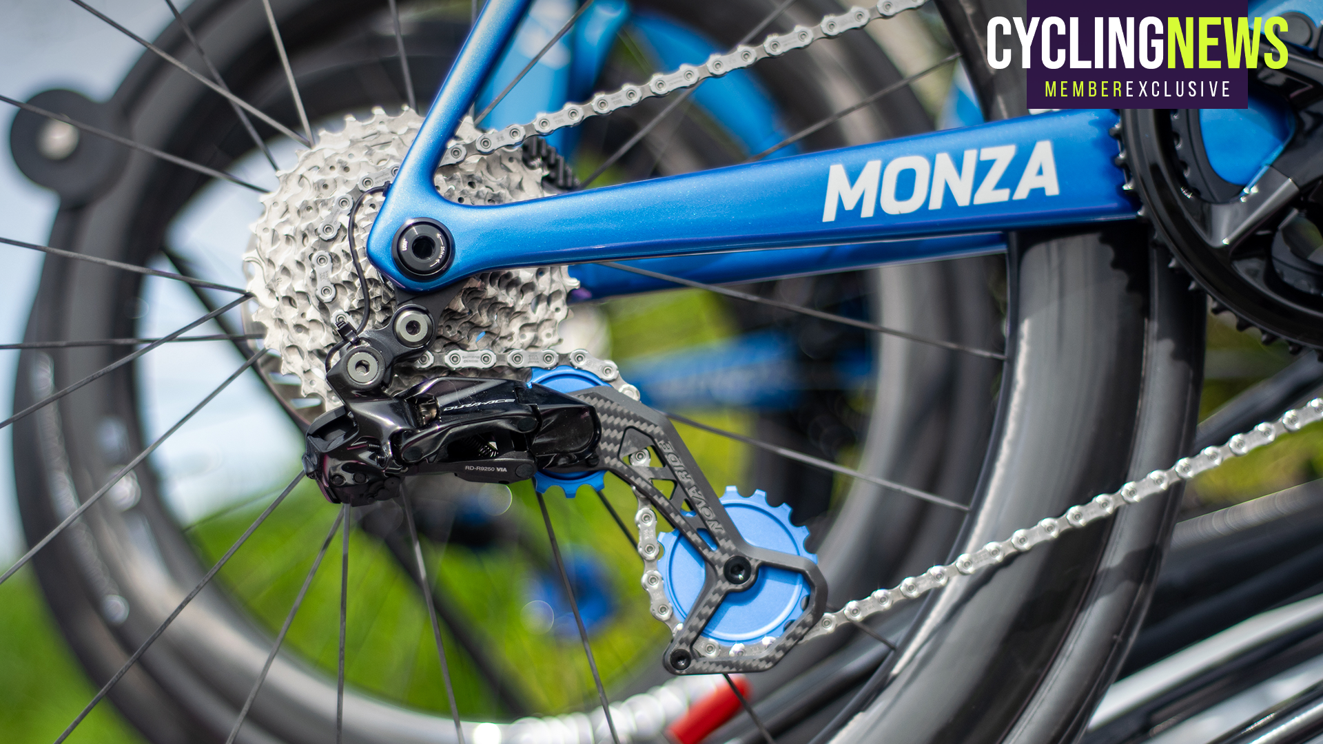 Paris-Roubaix Femmes tech gallery: New gravel wheels, crazy bar tape jobs, and sponsor incorrect tyres