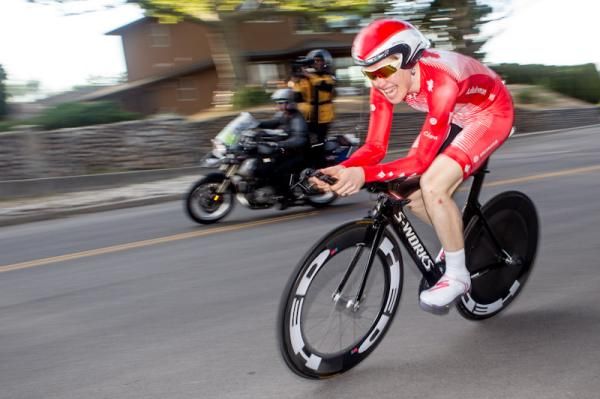 Clara Hughes (Specialized-Lululemon) came in a close third