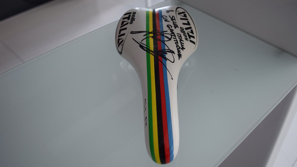 Alessandro Ballan's world champion rainbow saddle