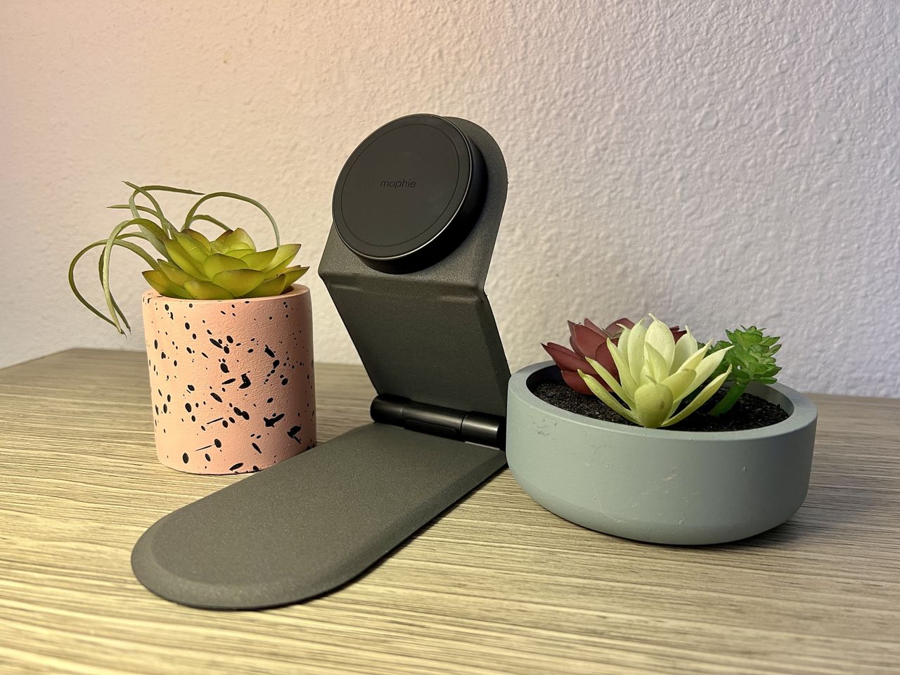 Mophie Magnetic Portable Stand Adjust