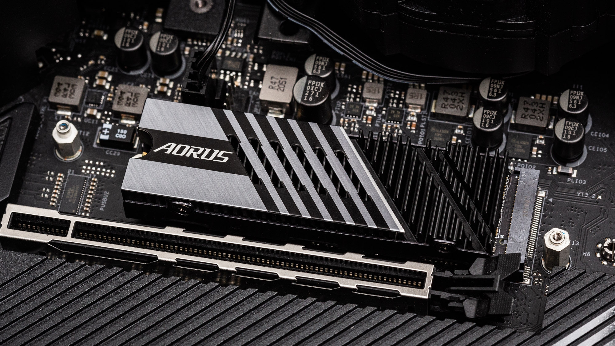 Gigabyte Aorus Gen4 7000s M.2 NVMe SSD Review: Nanocarbon Cooled for Speed