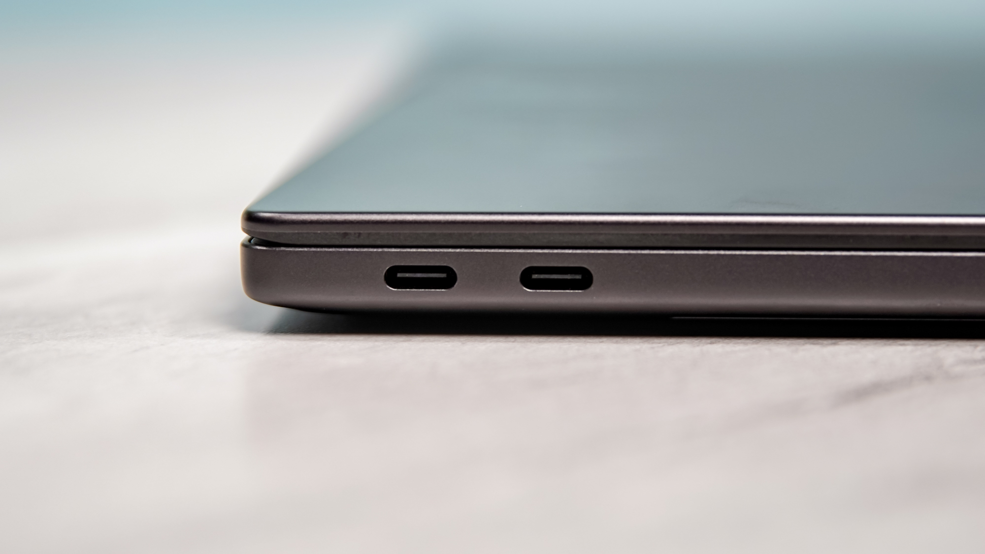 Dell XPS 14 (2026) ports.