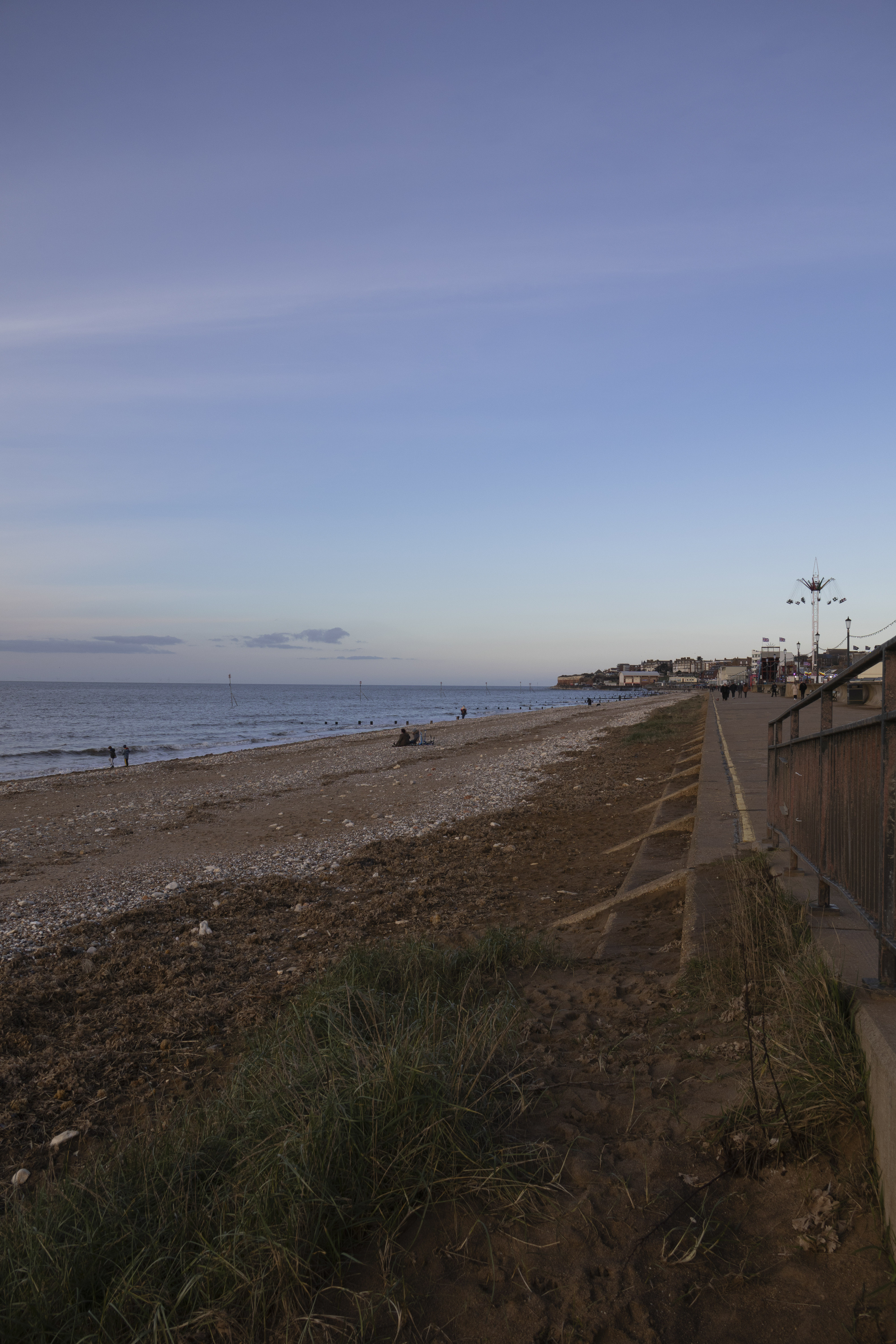 LEE85 GND test shot taken at a beach promenade