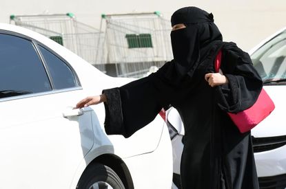 Saudi women who campaigned for the right to drive have been arrested.