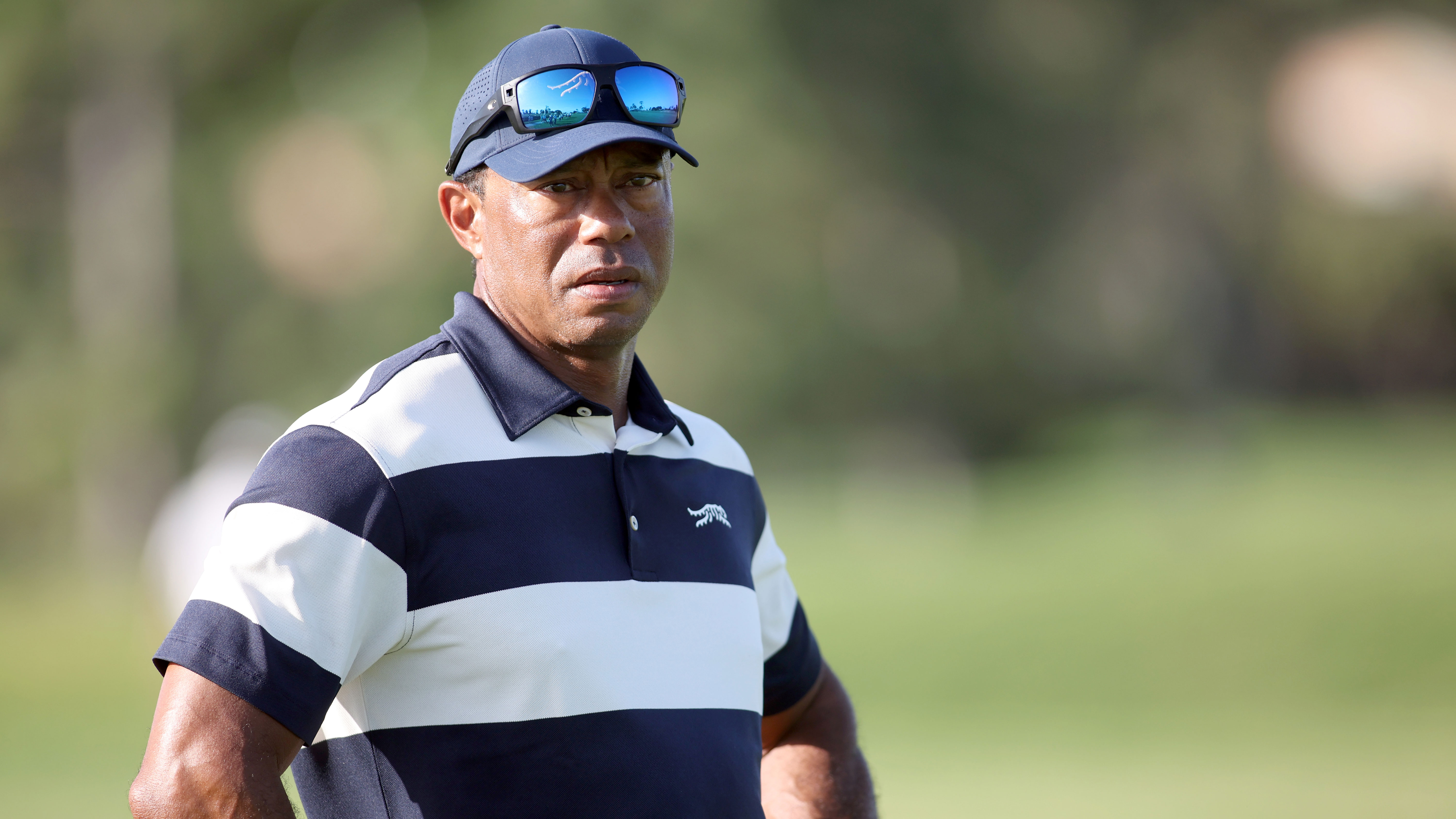 Tiger Woods in his Sun Day Red golf gear