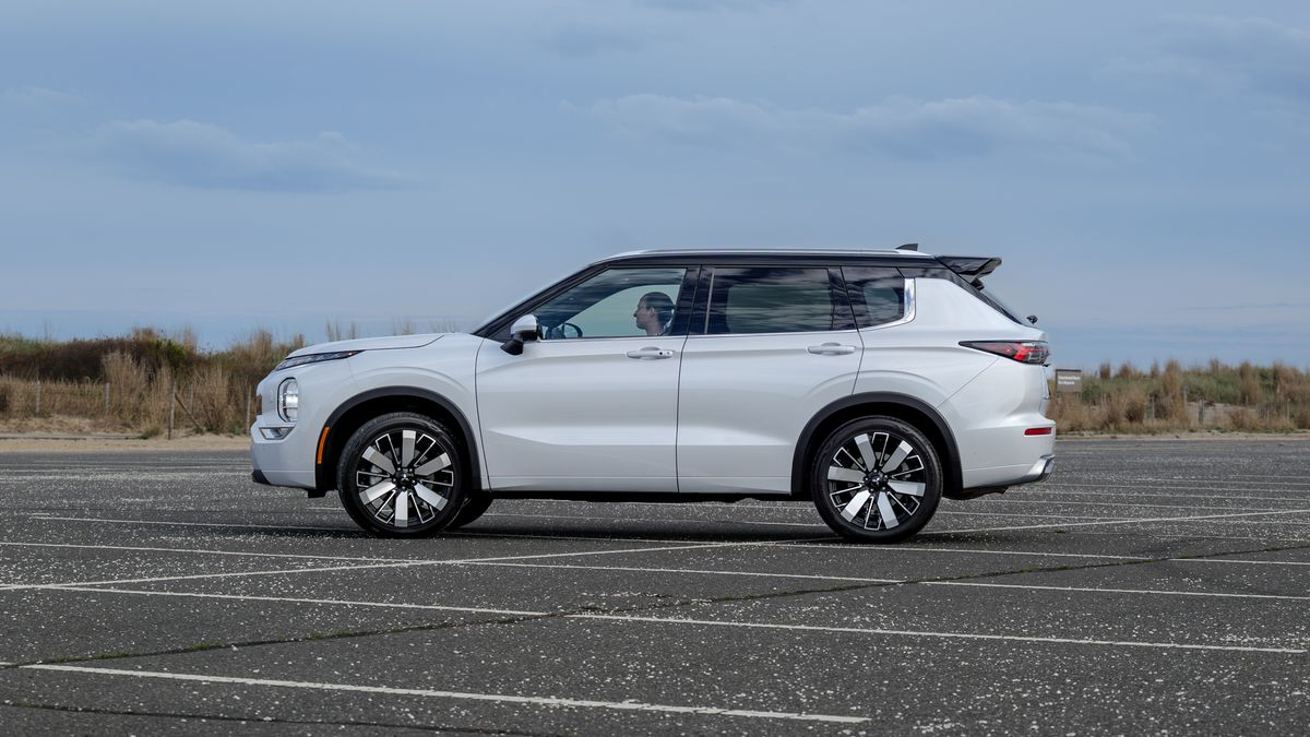 2026 Mitsubishi Outlander test drive.