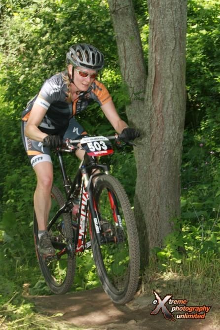 Lisa Krayer (Adventure 212/ Specialized) works her way up to third