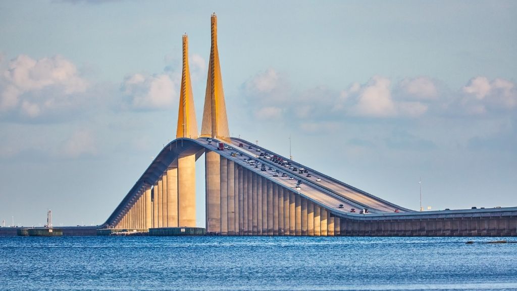 Florida officials race to drain huge wastewater reservoir before potential collapse