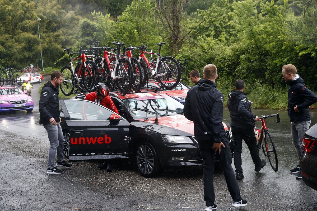 Tom Dumoulin (Team Sunweb) forced out of the Giro d'Italia on stage 5