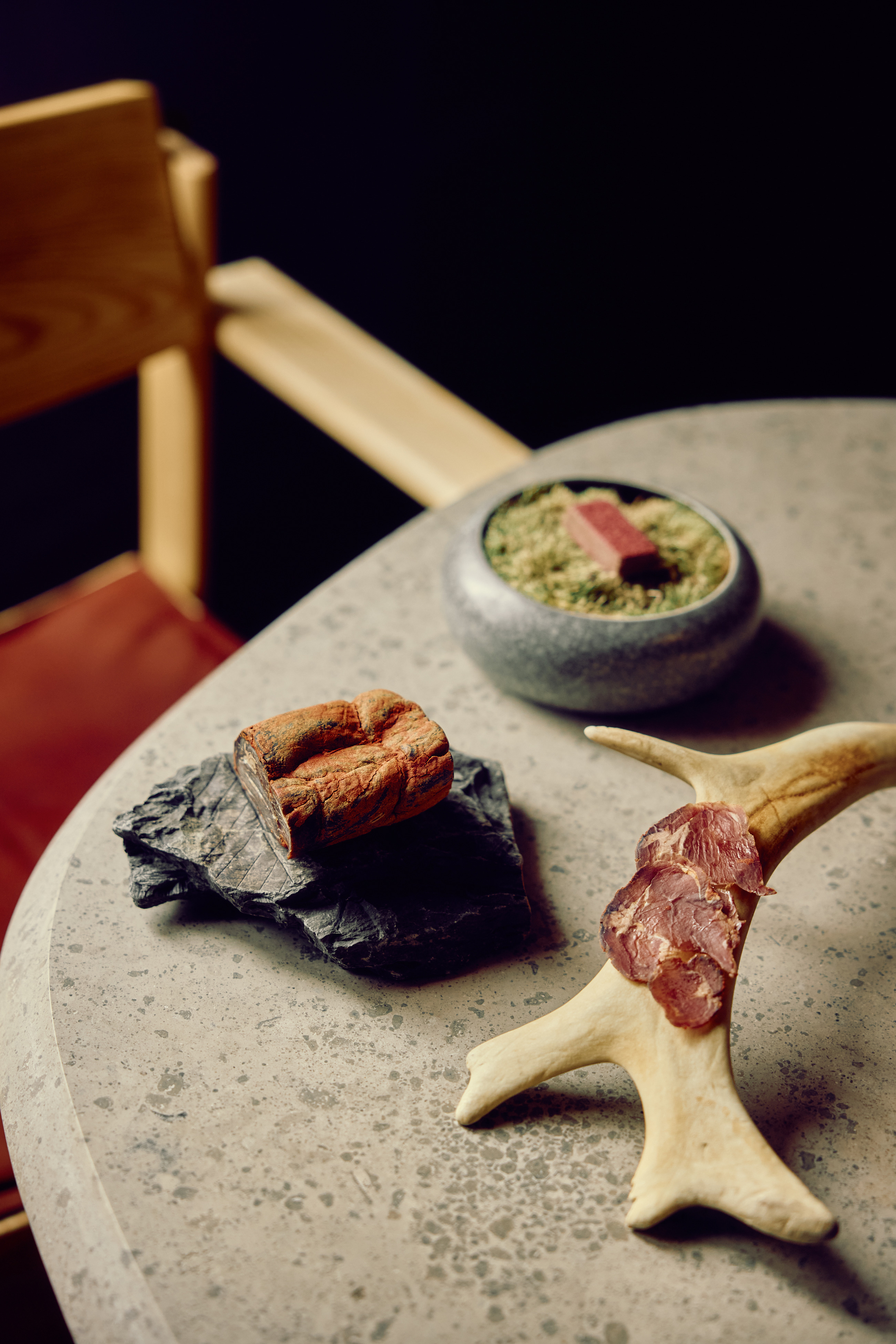 huset restaurant longyearbyen svalbard norway