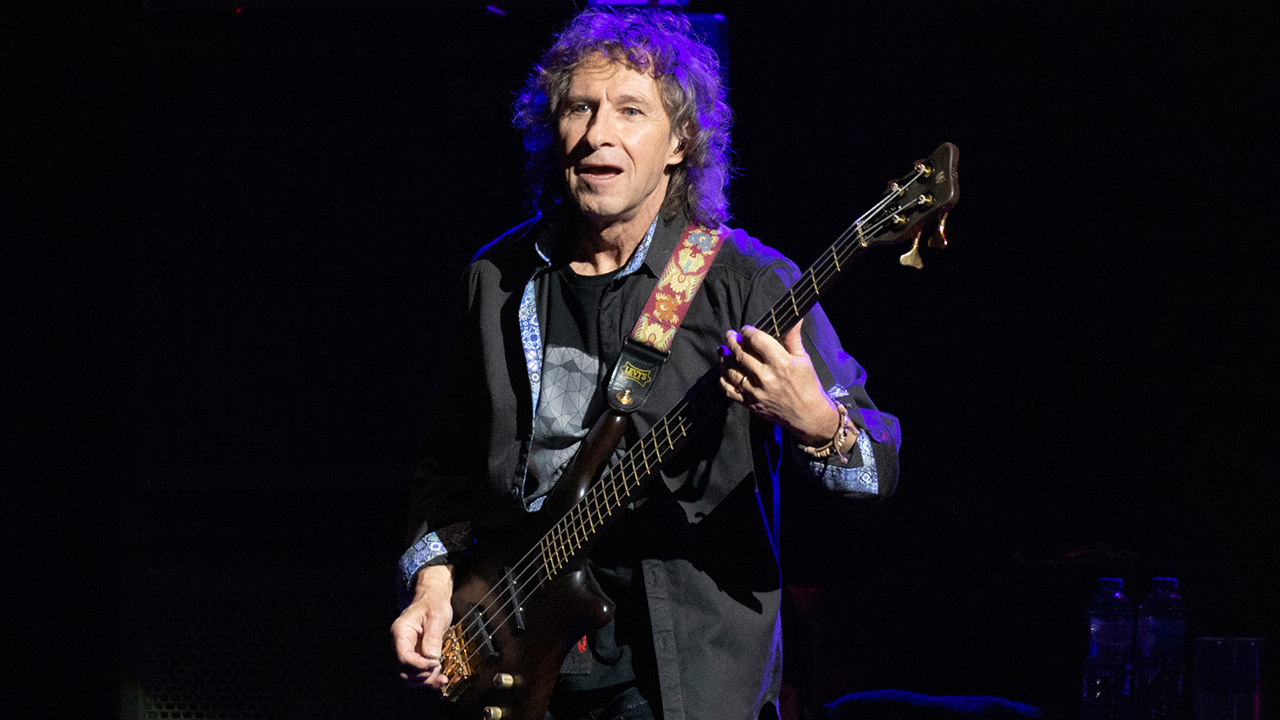 EDINBURGH, SCOTLAND - NOVEMBER 15: Bassist Pete Trewavas of Marillion performs on stage at Usher Hall on November 15, 2021 in Edinburgh, Scotland. (Photo by Roberto Ricciuti/Redferns)