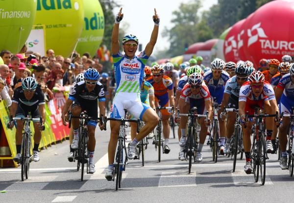 Marcel Kittel (Skil-Shimano) powers to victory in Warsaw.