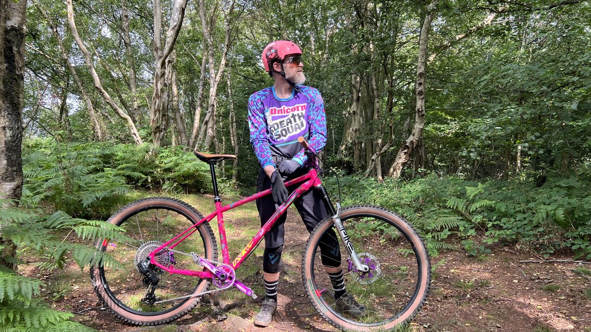 Guy Kesteven in horrible kit with a horrible bike