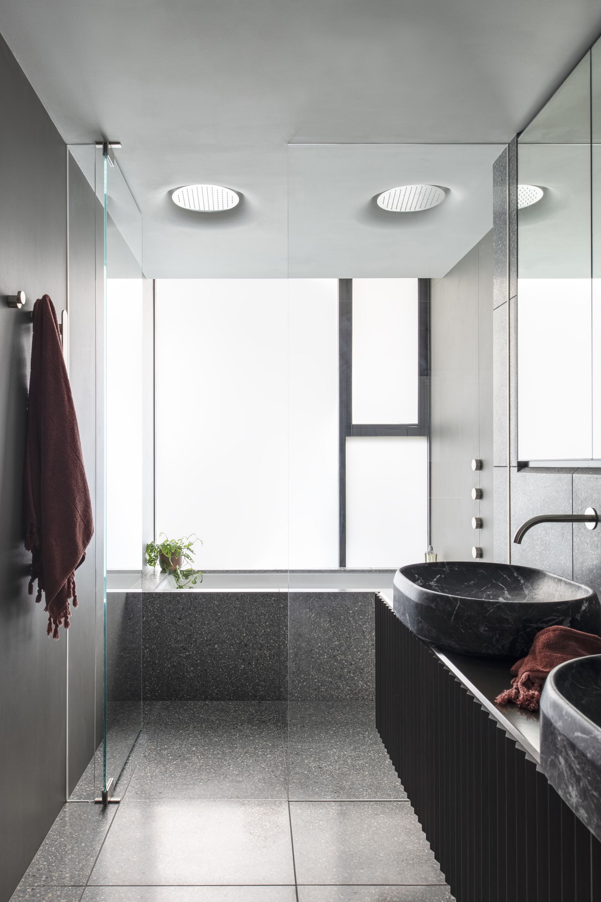 11 Apartment Bathroom Ideas That Have Clever Designs | Livingetc