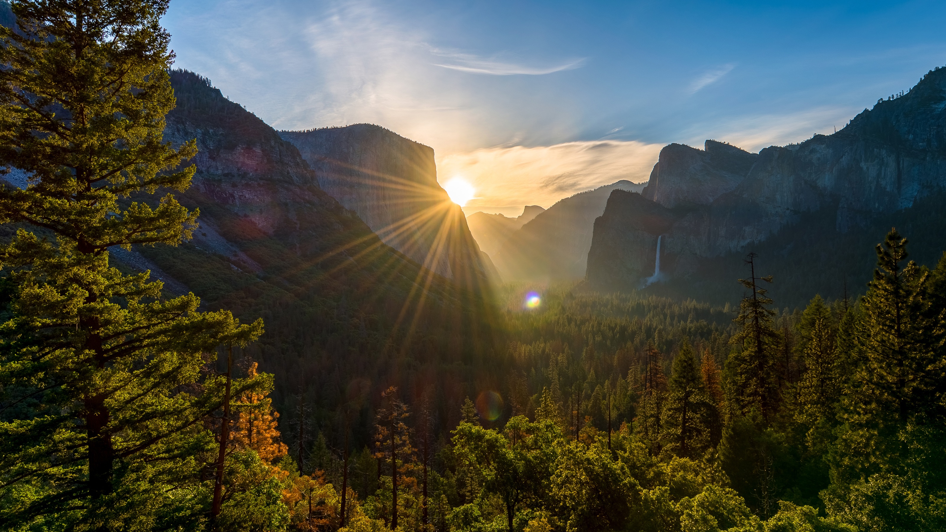 Sun setting in Yosemite National Park.