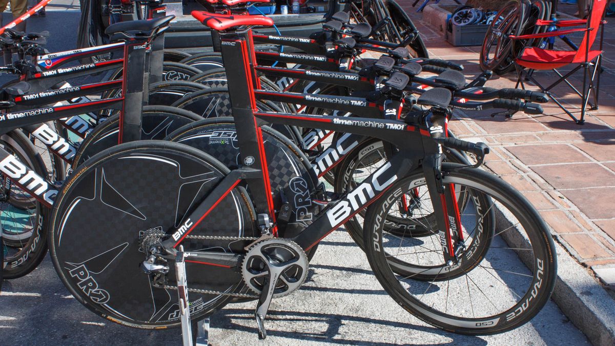 Marcus Burghardt's Team BMC Time Machine TM01 looks immense. Dura-Ace goes with a Pro disc wheel and a 3T cockpit (Matthew Allen / Immediate Media)