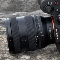 Sony FE 20-70mm f/4 G Sony FE 20-70mm f/4 G