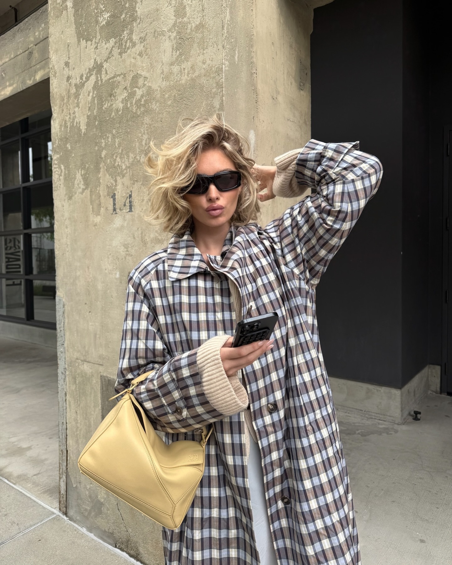 @elsahosk with a wavy, soft bob haircut