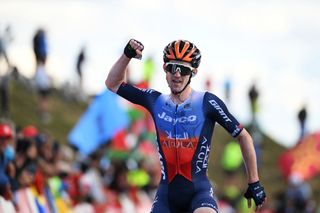 Vuelta a España: Eddie Dunbar wins atop Picón Blanco on stage 20