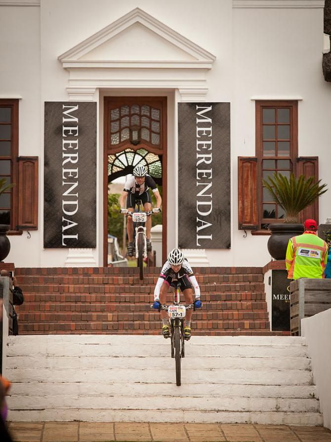 Hannele Steyn (front) Heletje van Staden (rear)